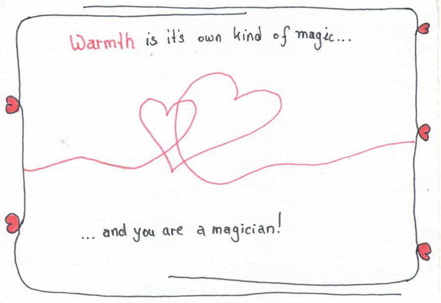 Handgezeichnete Postkarte mit zwei verschlungenen roten Herzen: „Warmth is it's own kind of magic... and you are a magician!"