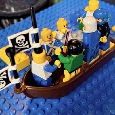 Symbolarbeit mit Lego als Beispiel für methodische Vielfalt